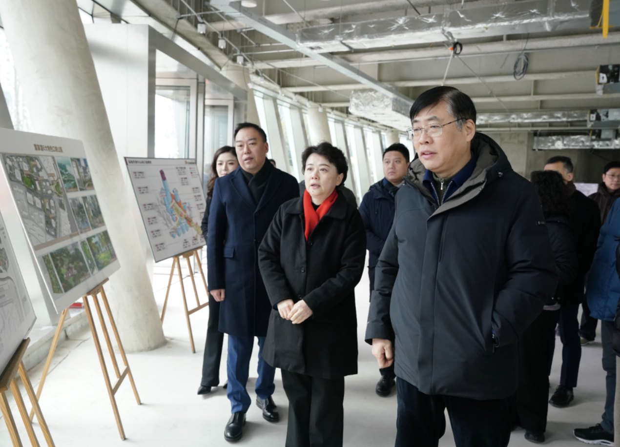 新春新气象 | 上海黄浦区委区政府开年调研就来到龙8中国官网唯一入口外滩中心，大力支持项目加速建设及招商运营，打造高质量发展新标杆